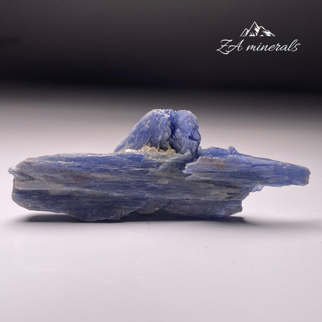 Kyanite & Quartz HR17