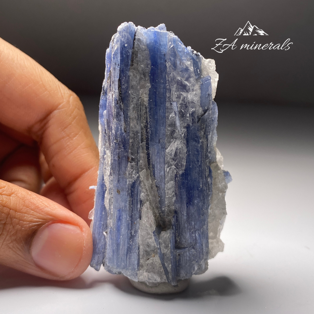 Kyanite & Quartz HR18