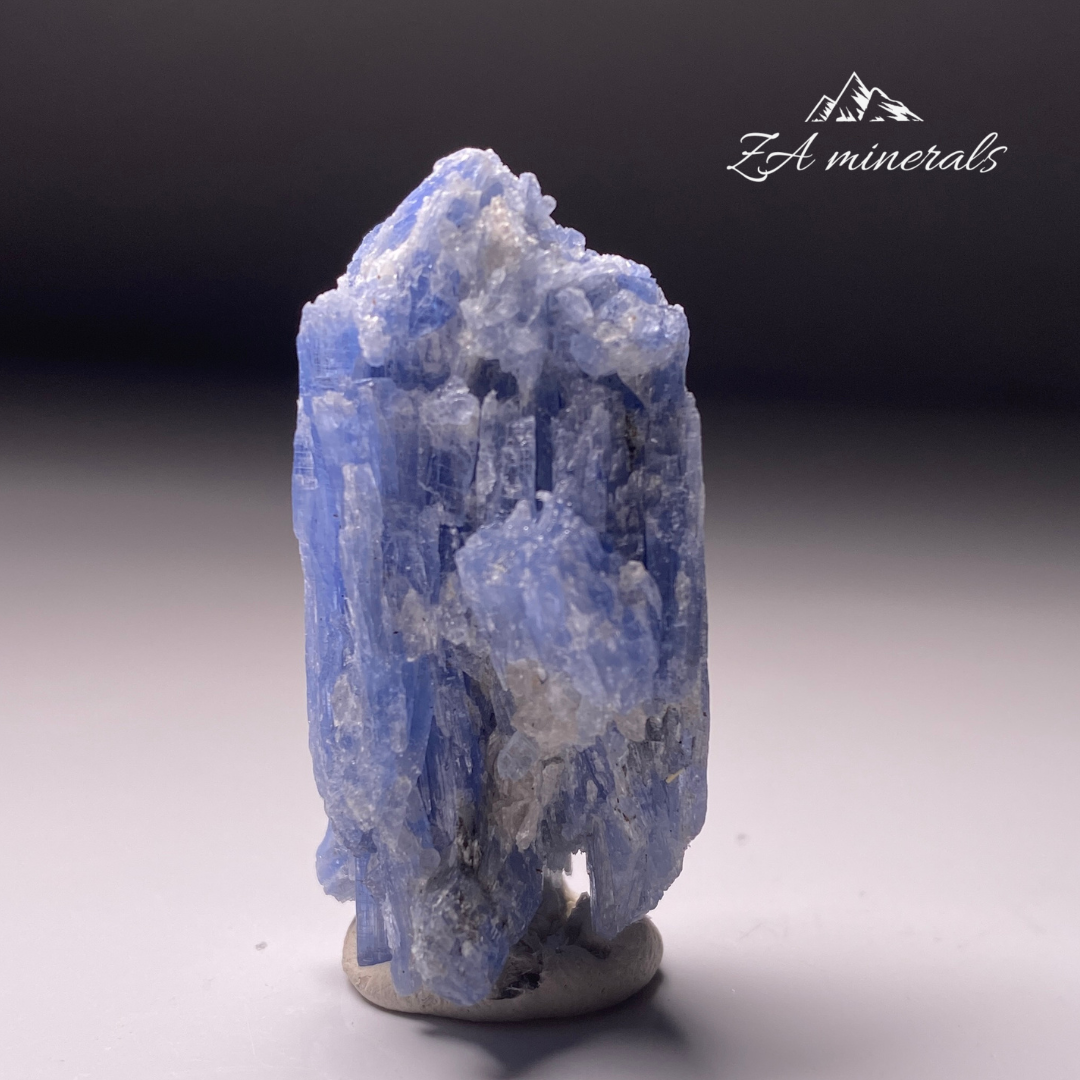 Kyanite & Quartz HR21