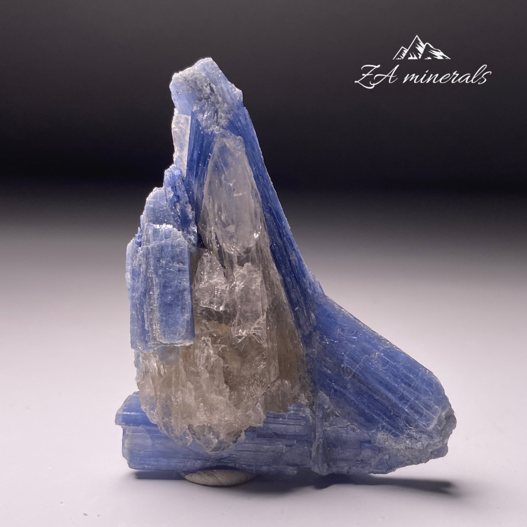 Kyanite, Quartz & Garnet HR14