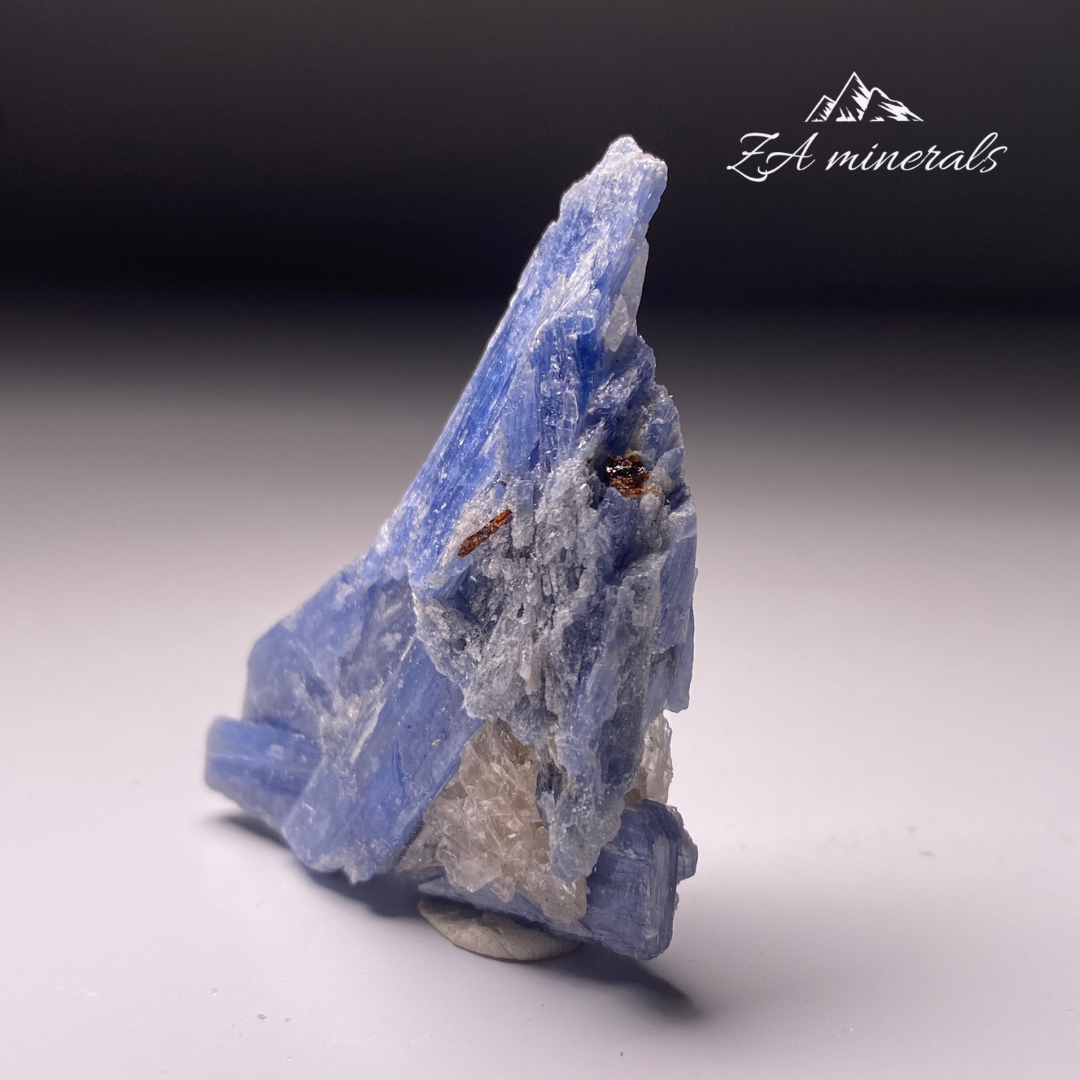 Kyanite, Quartz & Garnet HR14