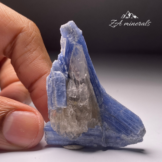 Kyanite, Quartz & Garnet HR14