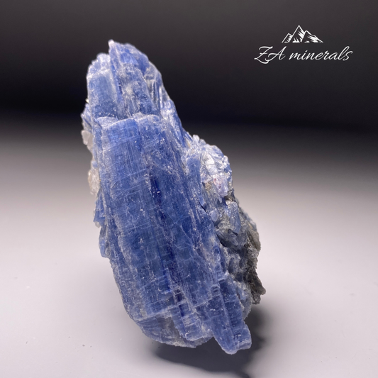 Kyanite, Quartz & Garnet HR15