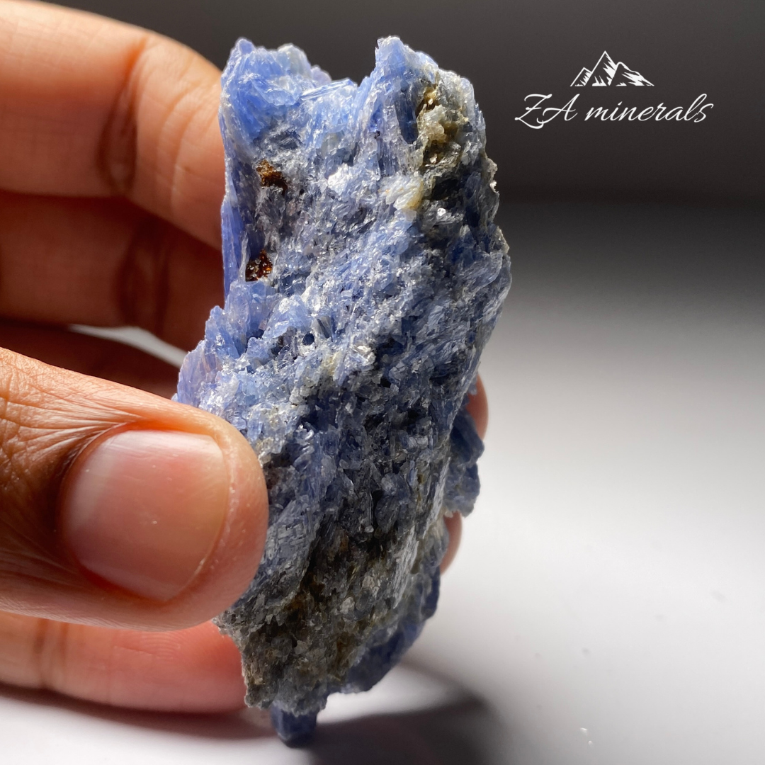 Kyanite, Quartz & Garnet HR15